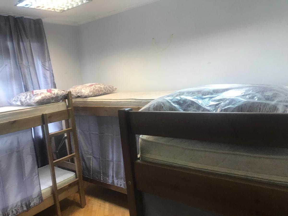 Ararat-Shulyavskaya Hostel Kiev Esterno foto